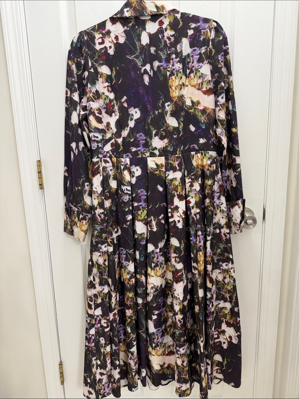 Black Floral Long-Sleeve Midi Dress with tags - Picture 9 of 10